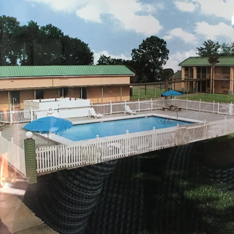 Garden Inn & Suites Ferry Pass Exterior foto