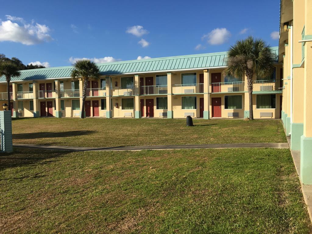 Garden Inn & Suites Ferry Pass Exterior foto