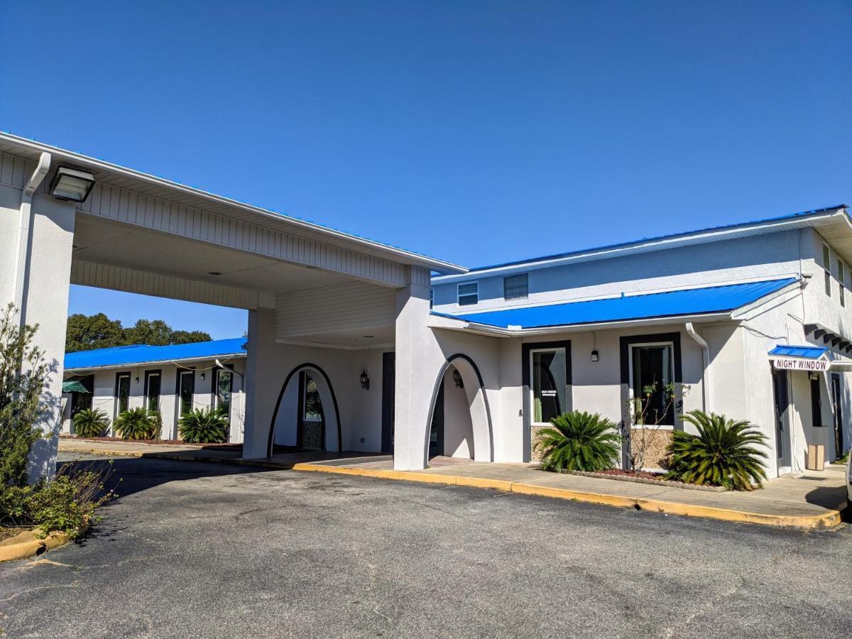 Garden Inn & Suites Ferry Pass Exterior foto